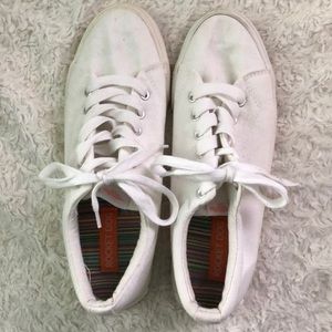White Canvas Sneakers by Rocketdog